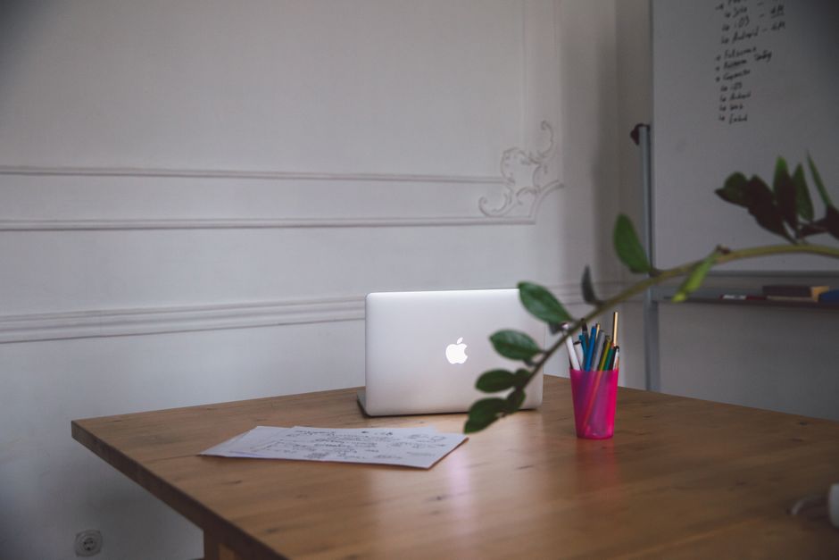 Abstrakter Hintergrund für UX/UI Design Ausbildung